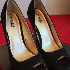Black heels size 8